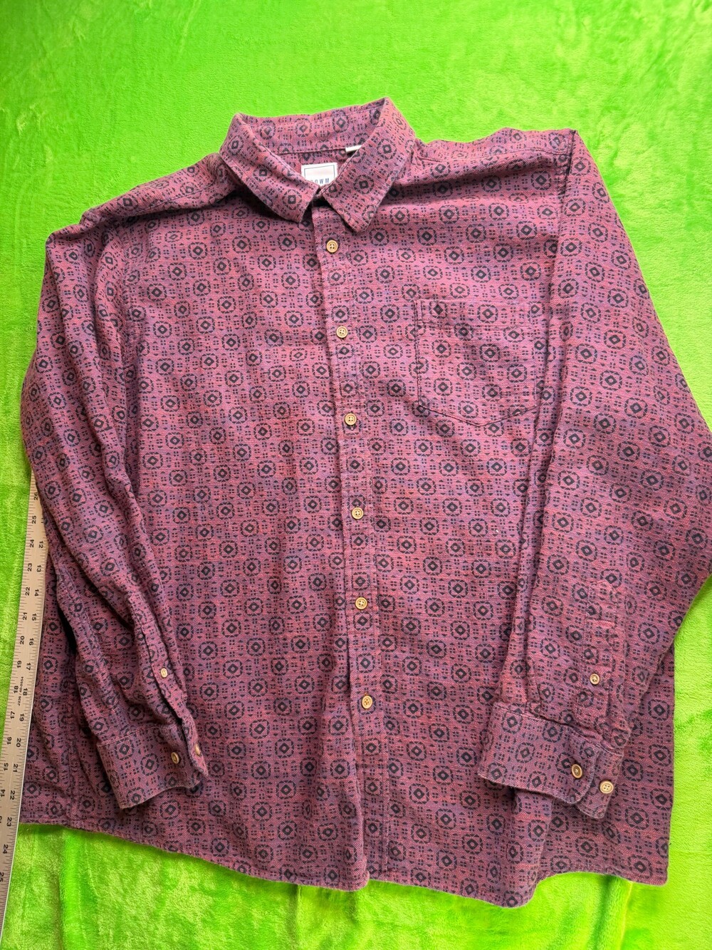 ROWM Men's XXL Flannel Button Up Shirt Mauve Medallion Print